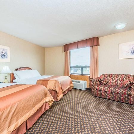 Howard Johnson By Wyndham Kitchener Conestoga Esterno foto