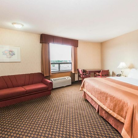 Howard Johnson By Wyndham Kitchener Conestoga Esterno foto